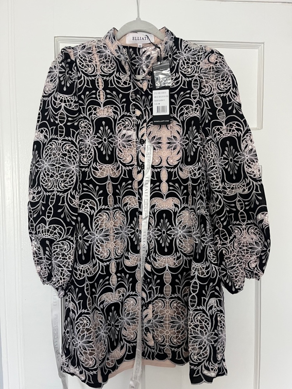 Elliatt Blk/wht eyelet Jolie long sleeve mini dress w slip NWT SZ M - Picture 4 of 8